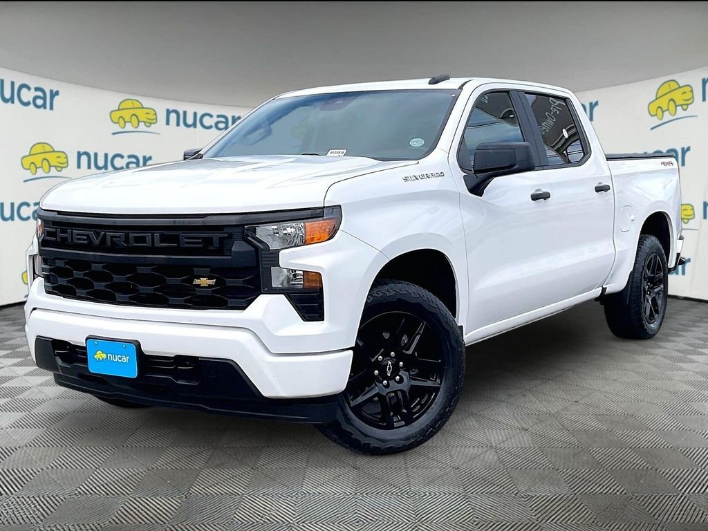 Used 2023 White Chevrolet Custom image 3