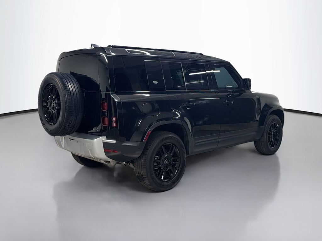 Used 2023 Black Land Rover S image 9
