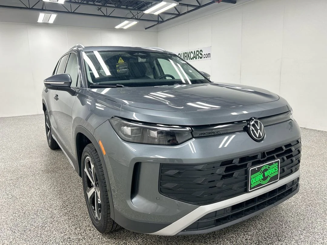New 2026 Platinum Gray Metallic Volkswagen SE image 1