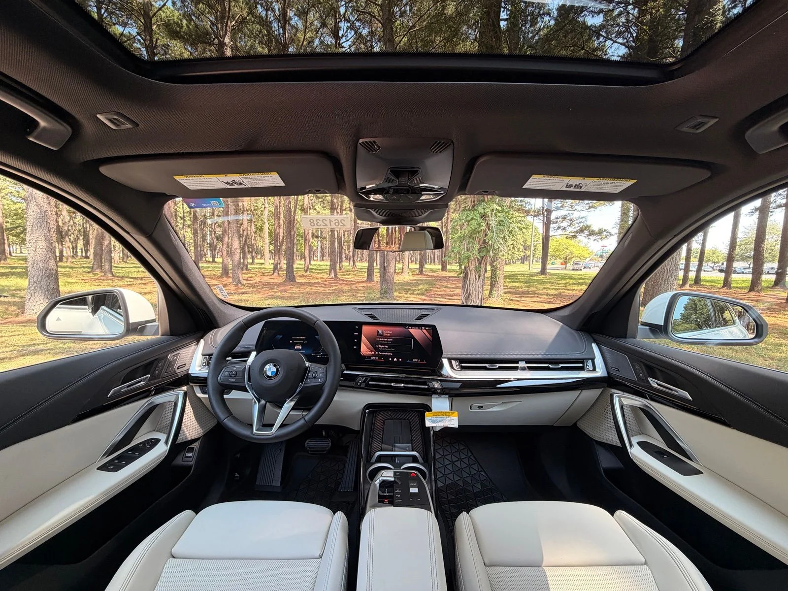 New 2026 Mineral White Metallic BMW xDrive28i image 2
