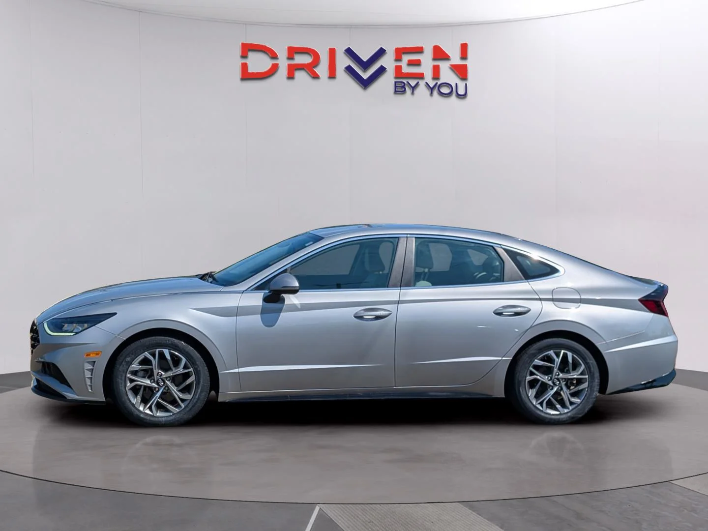 Used 2023 Curated Silver Hyundai SEL image 2