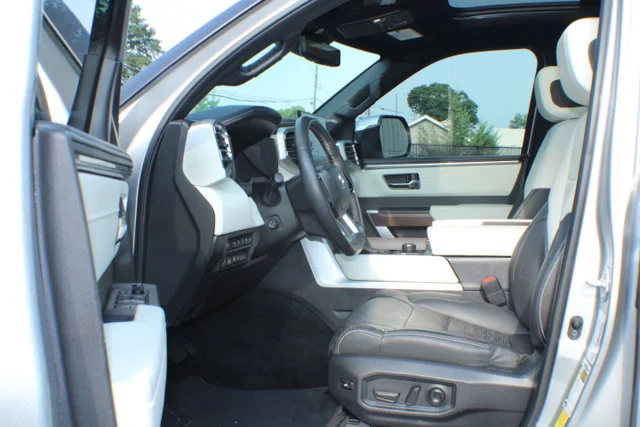 Used 2024  Toyota Capstone Hybrid image 15