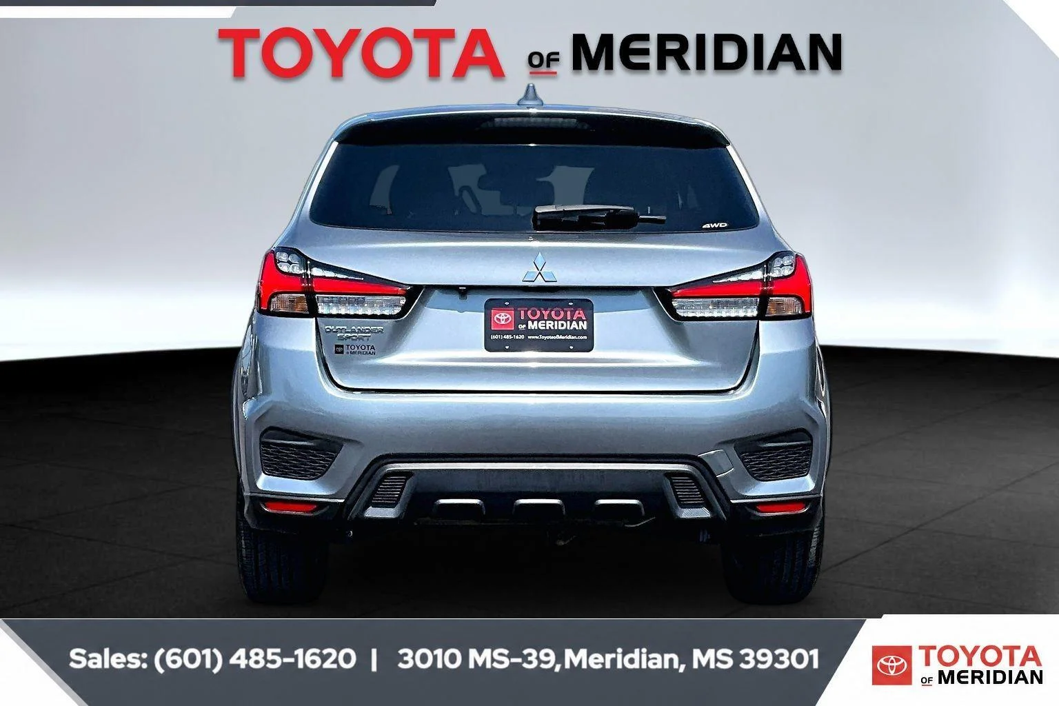 Used 2024 Alloy Silver Metallic Mitsubishi ES image 4
