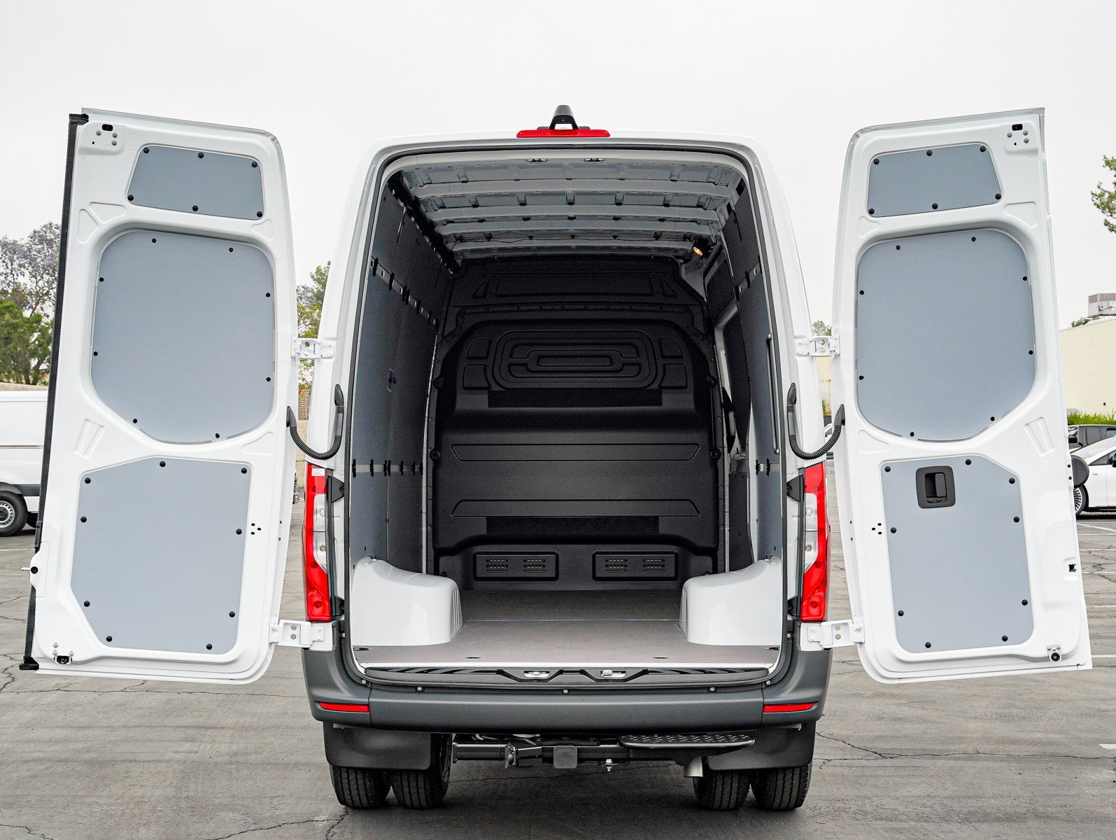 New 2026 Arctic White Mercedes-Benz 3500XD High Roof I4 Diesel HO 144 RWD image 9