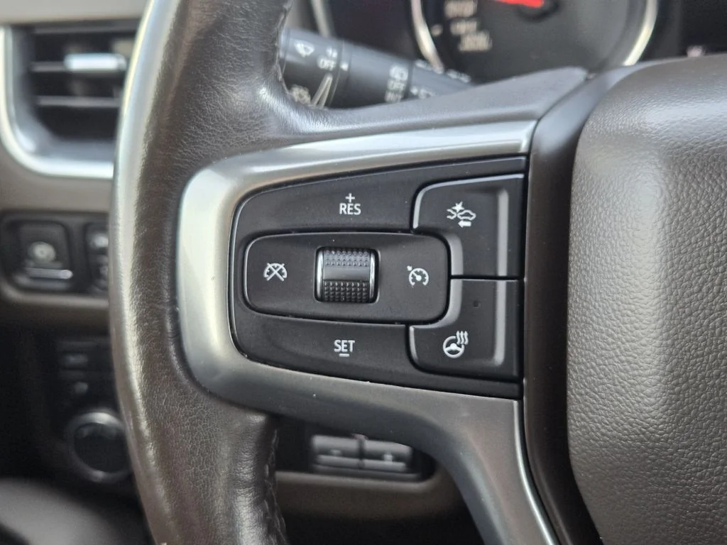 Used 2021 White Chevrolet Z71 image 32