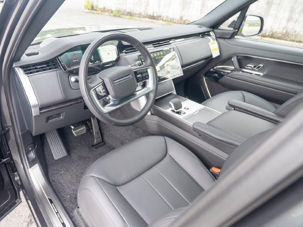 New 2026 Carpathian Grey Land Rover SE image 11