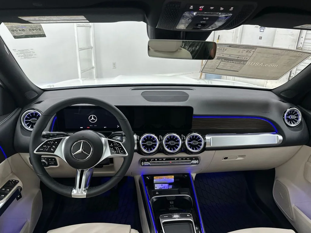 New 2026 White Mercedes-Benz GLB 250 image 21