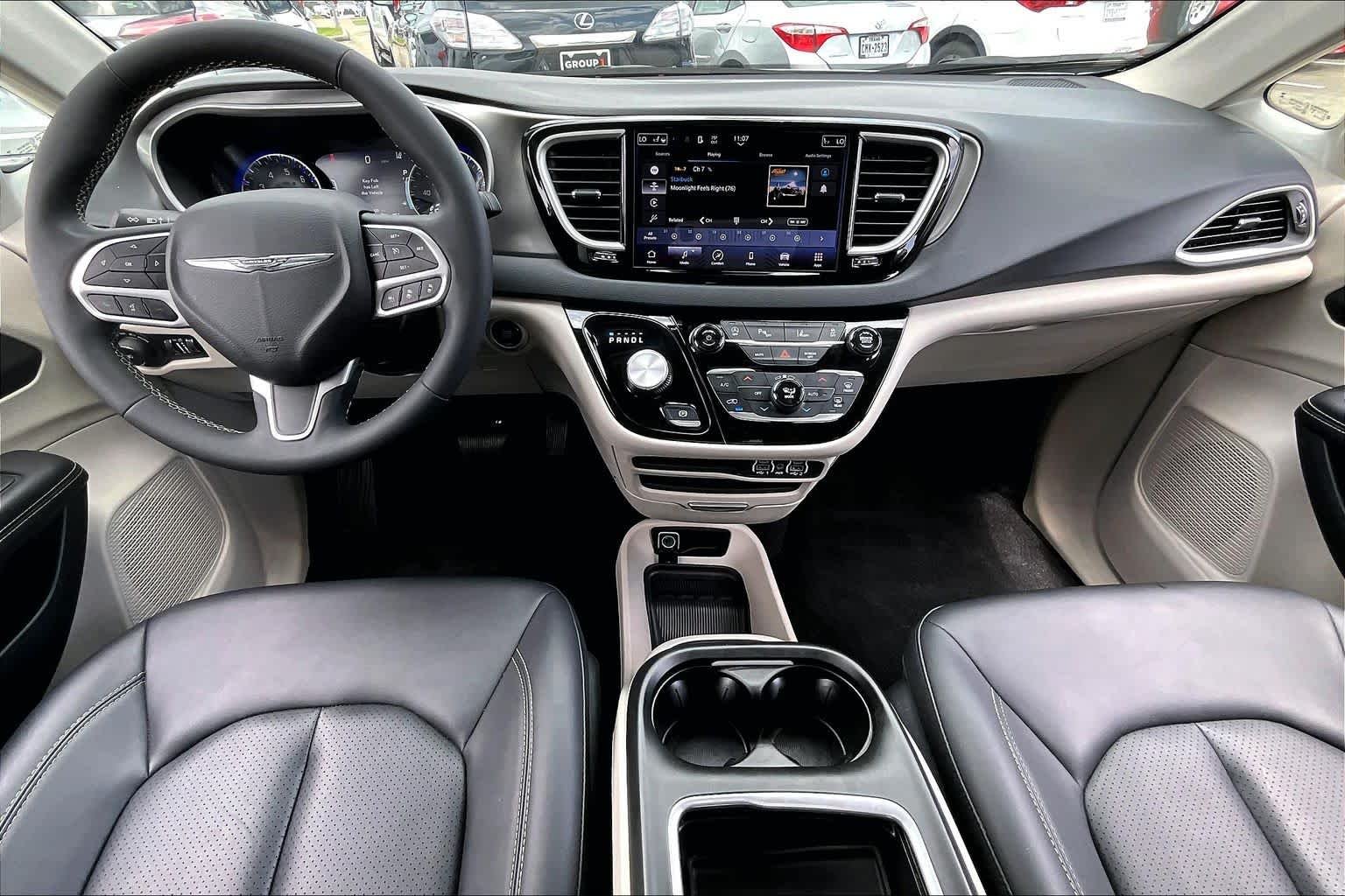 Used 2024 Bright White Clearcoat Chrysler Touring L image 13