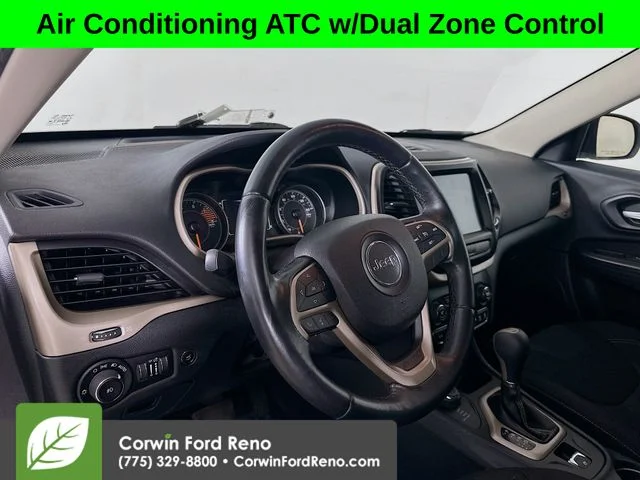 Used 2016 Granite Crystal Clearcoat Metallic Jeep Latitude image 9