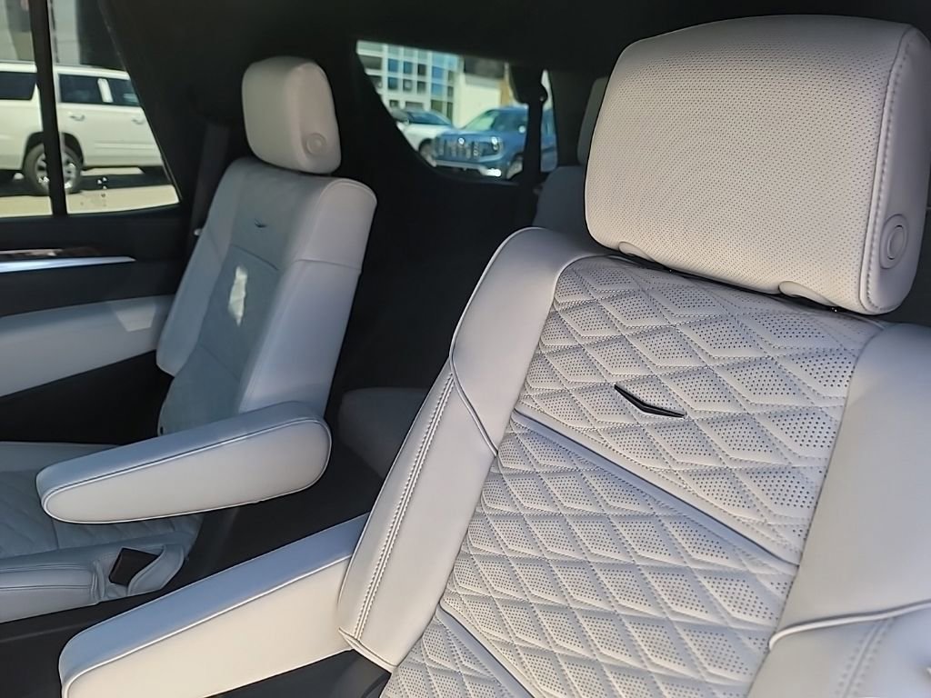 Used 2026 Vibrant White Tricoat Cadillac Platinum Sport image 14
