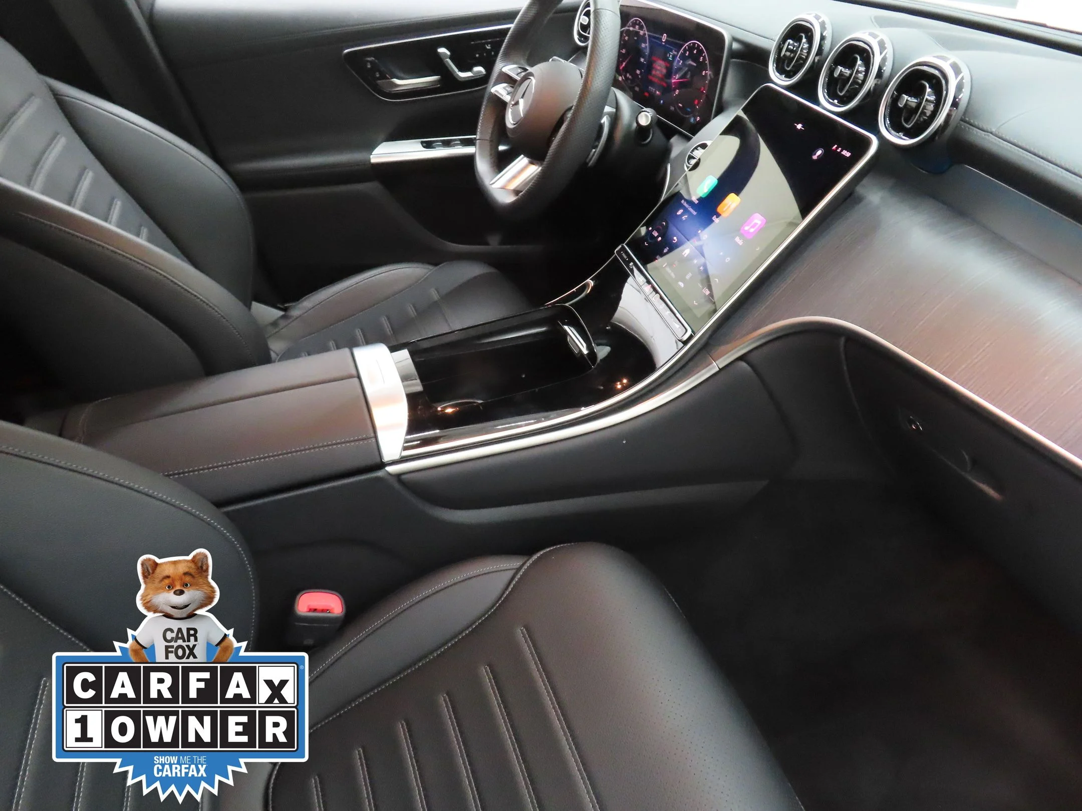 Used 2025  Mercedes-Benz GLC 300 image 24