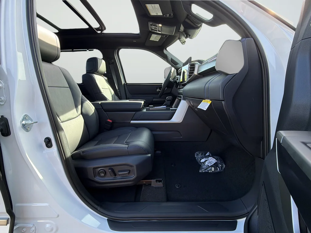 New 2026 Wind Chill Pearl <sup>1</sup> Toyota  Platinum image 15