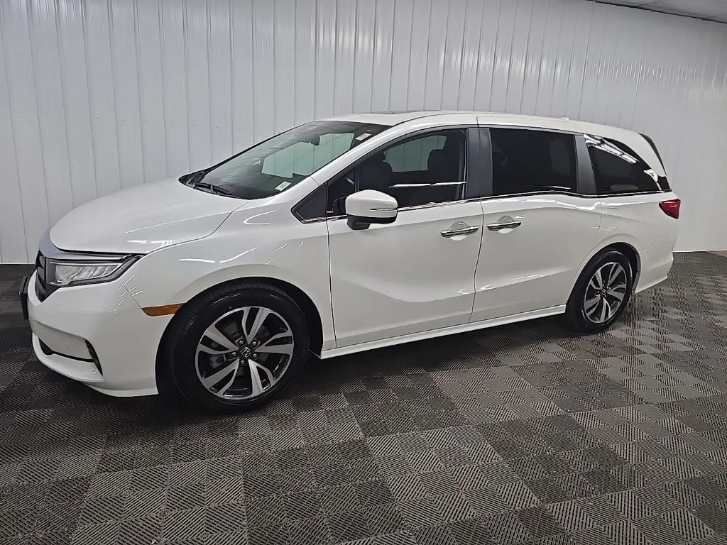 Used 2022 Platinum White Pearl Honda Touring image 6
