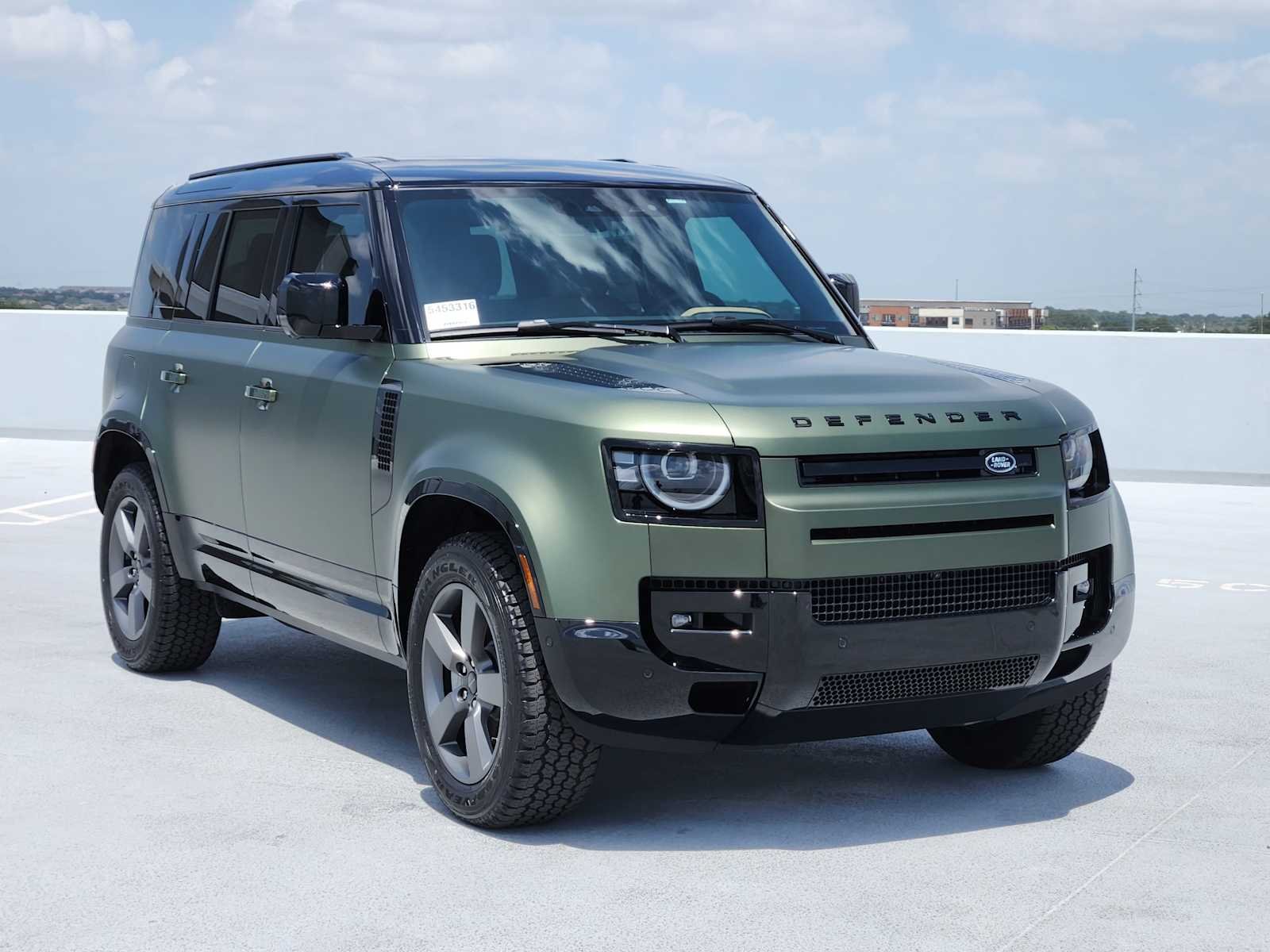 New 2026 Woolstone Green LAND ROVER X-Dynamic SE image 3