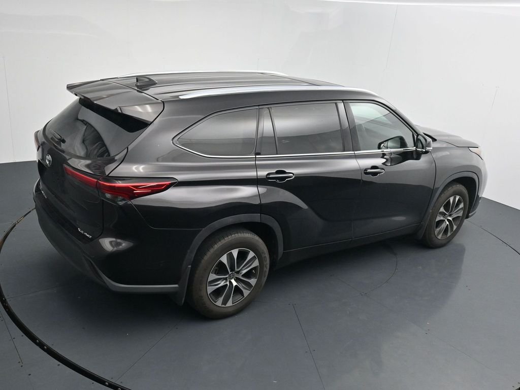 2021 Toyota Highlander XLE - Photo 16
