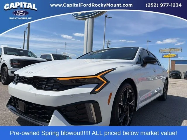 Used 2025 White Kia GT-Line image 1