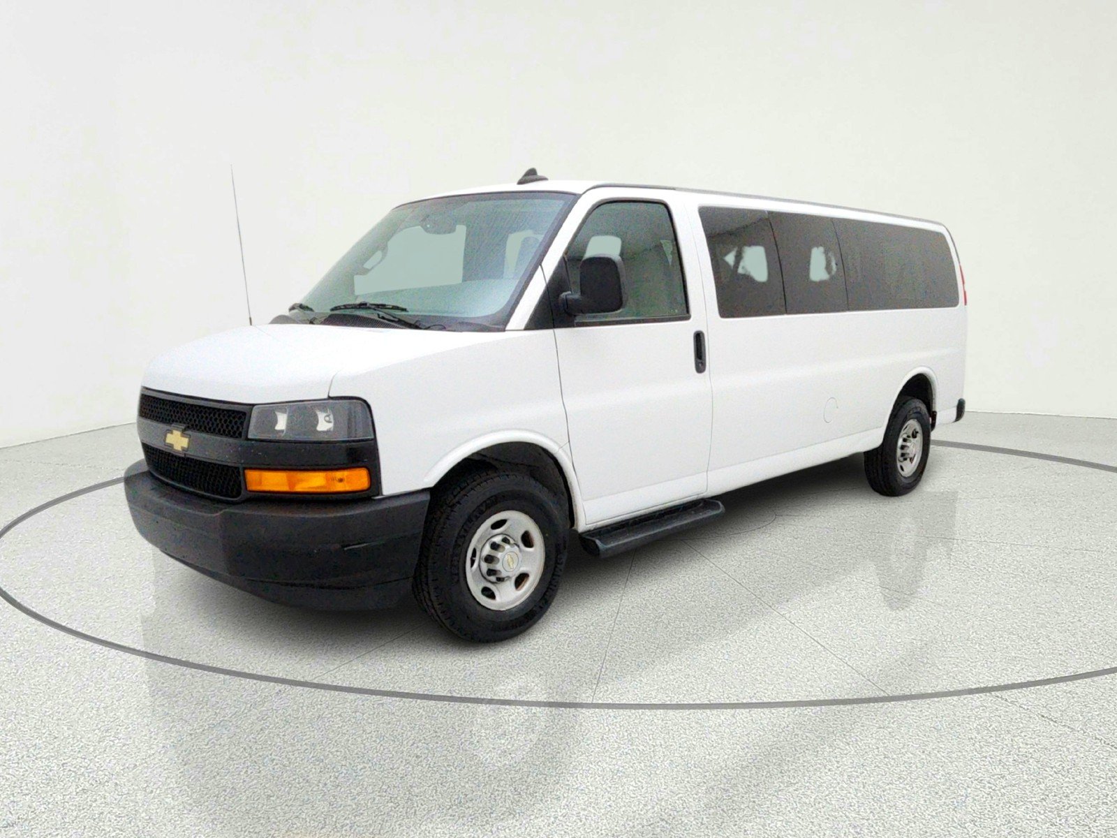 2022 Chevrolet Express 3500 LS Extended's photo