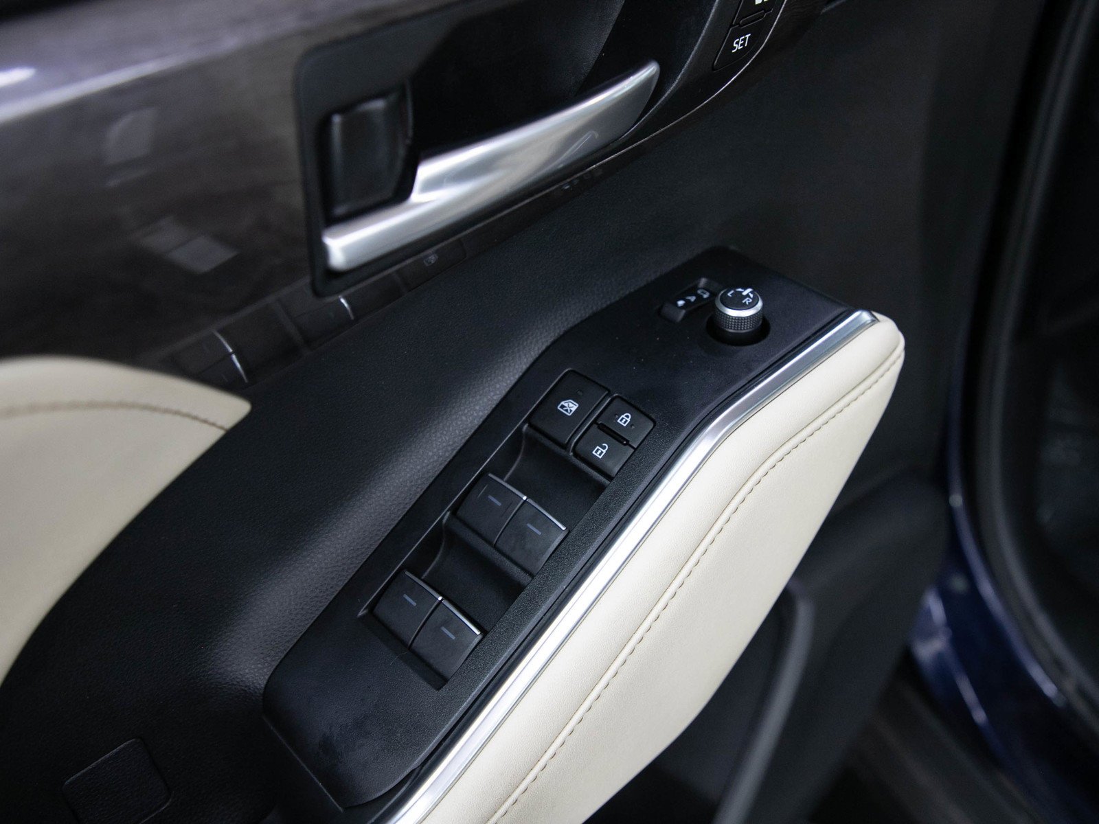Used 2024 Black Toyota Hybrid Limited AWD image 22
