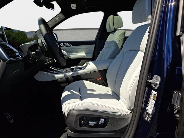 New 2026 Tanzanite Blue II Metallic BMW M60i image 11
