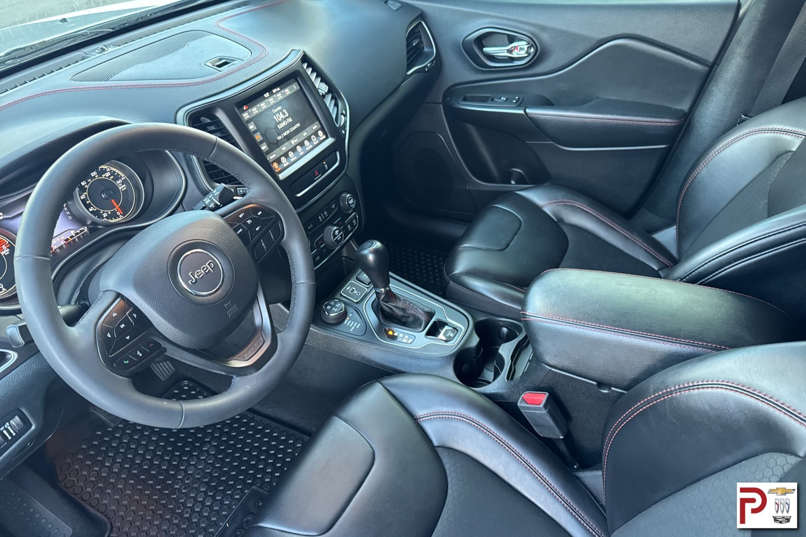 Used 2022 White Jeep Trailhawk image 10