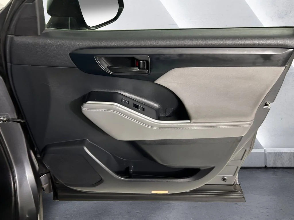 Used 2022 Gray Toyota LE image 15
