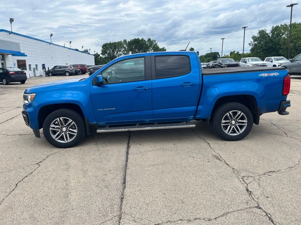 Used 2022 Blue Chevrolet LT image 2
