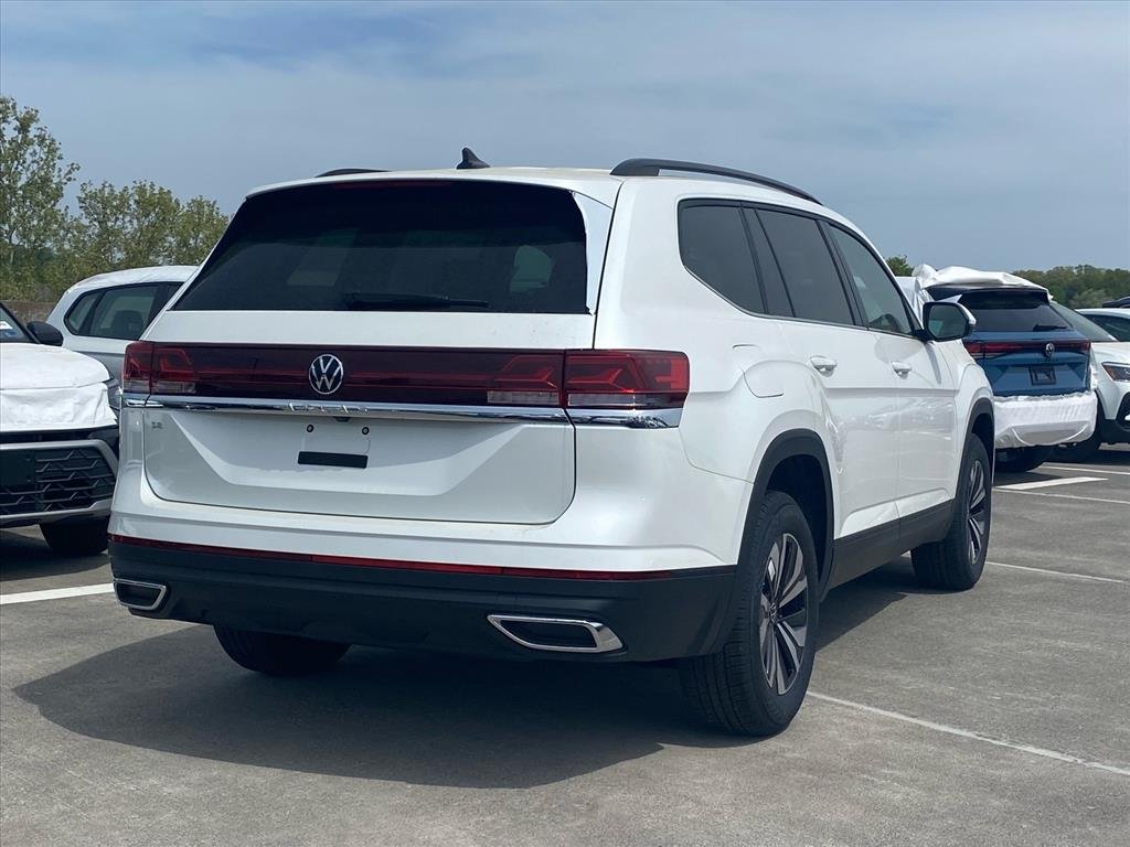 New 2026 White Volkswagen 2.0T SE image 3