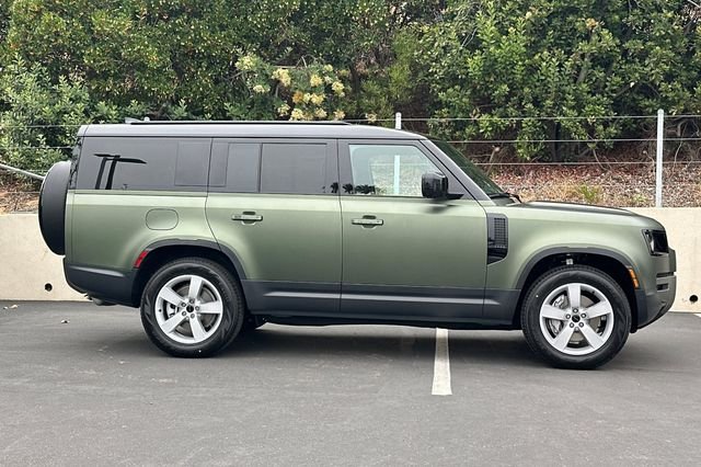 New 2026 Woolstone Green Land Rover S image 6