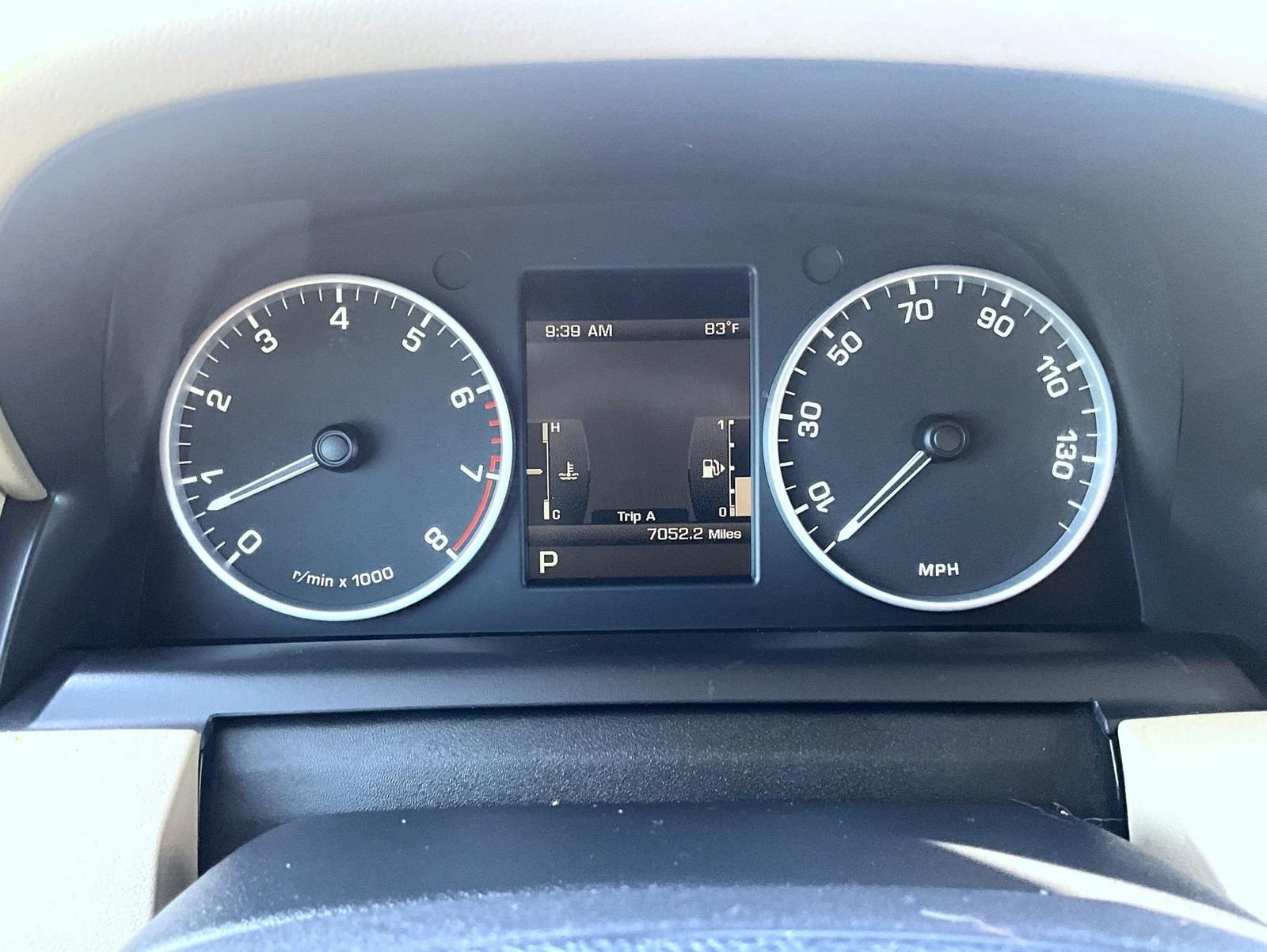 Used 2011 Beige Land Rover V8 image 16