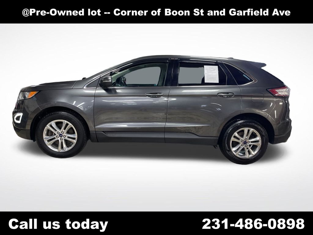 Used 2018 Gray Ford SEL image 2