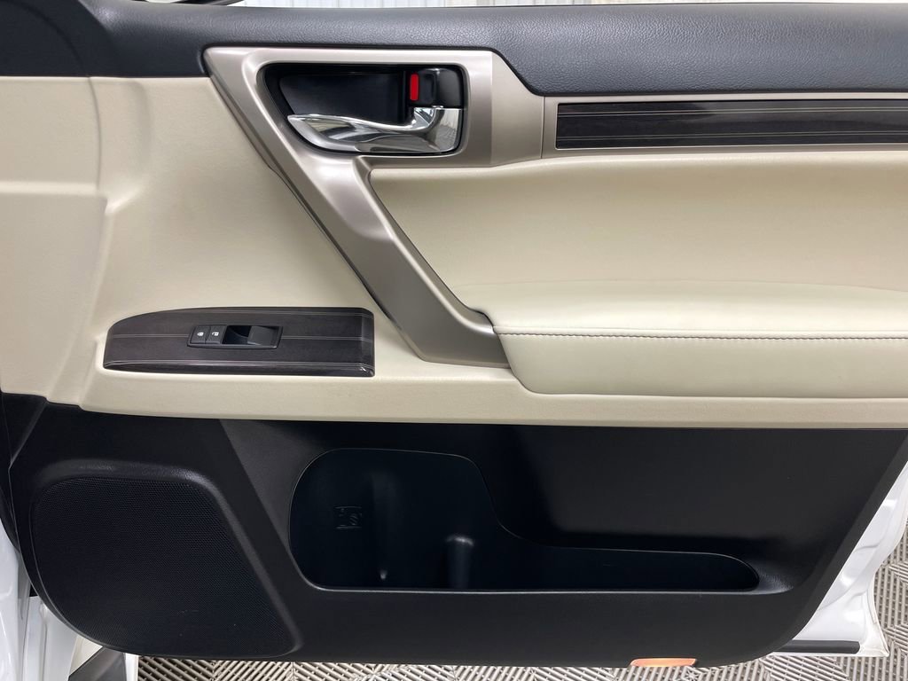 2020 Lexus GX LUXURY - Photo 48