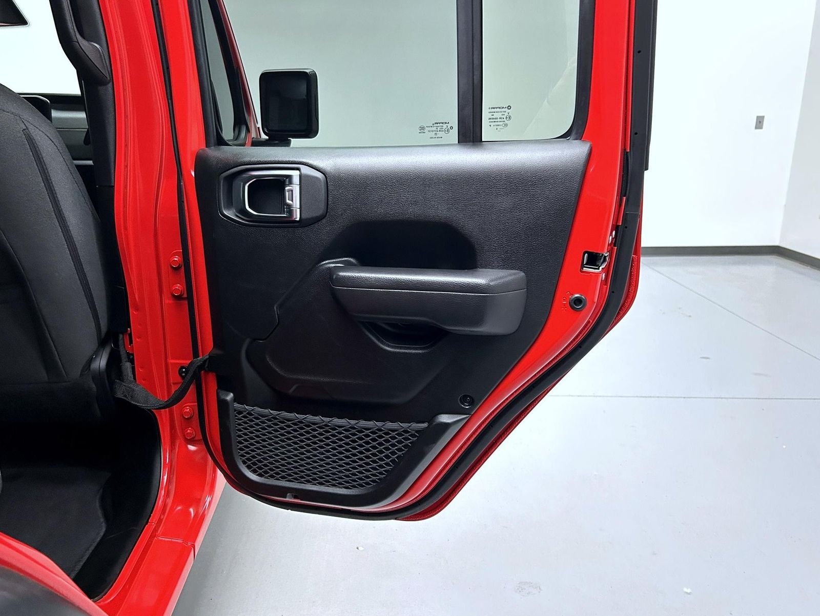 Used 2025 Red Jeep Sport S image 17