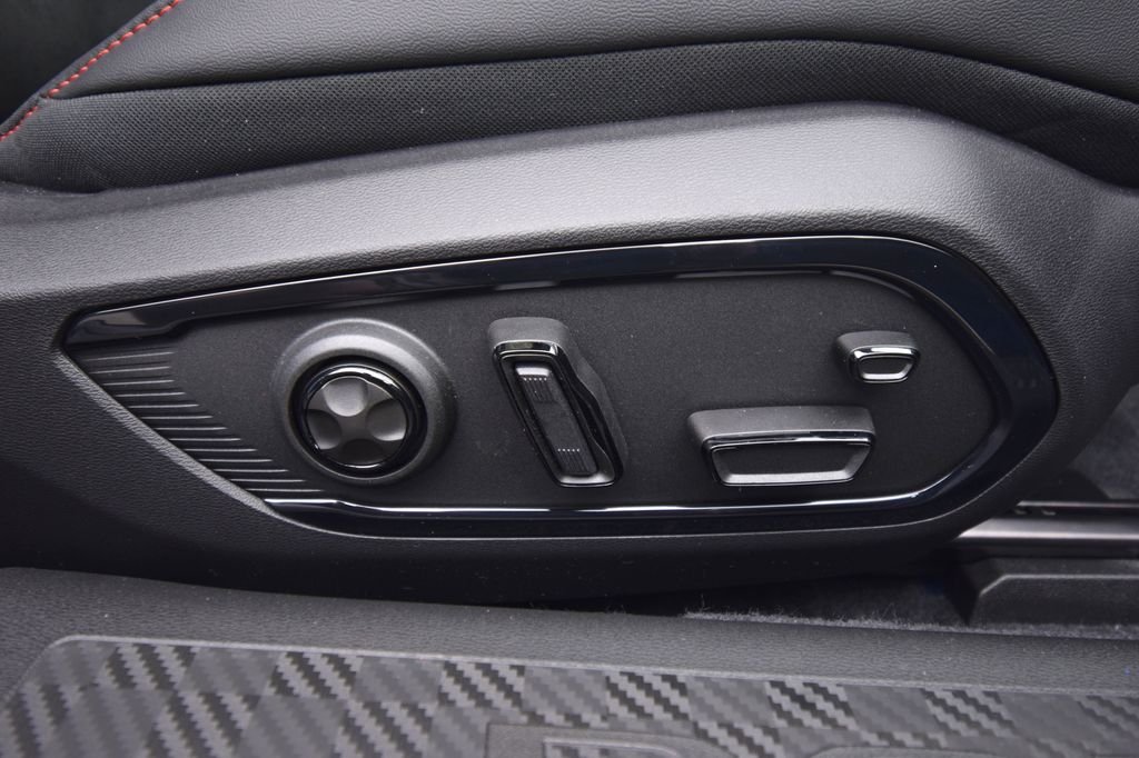 New 2026 Bludicrous Exterior Paint Dodge R/T Plus image 17