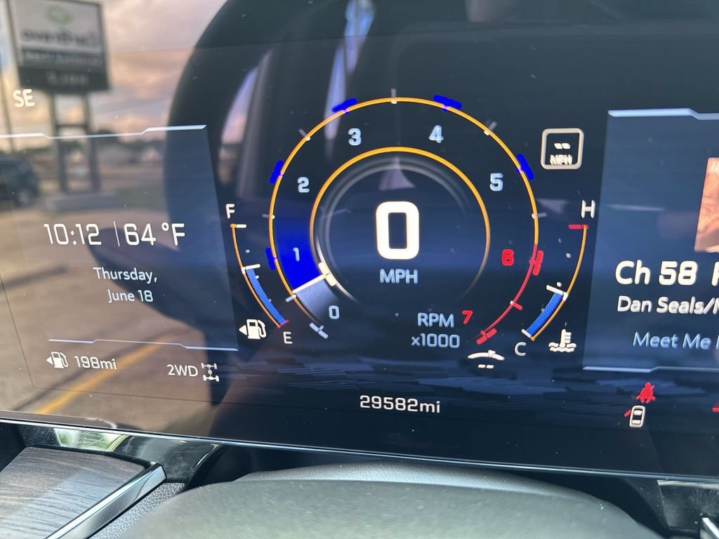 2025 Chevrolet Tahoe LT - Photo 12