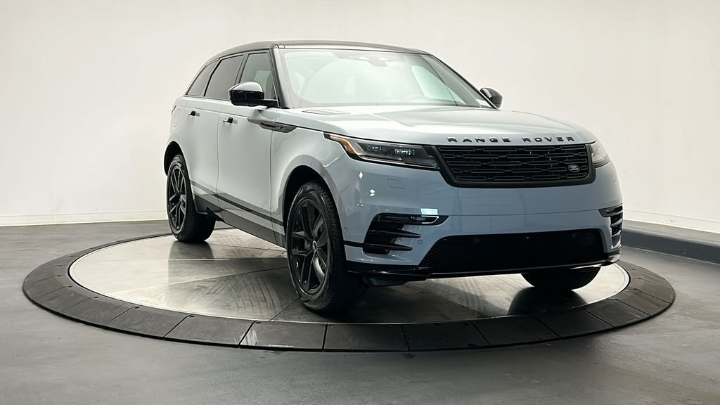 Certified Used 2026 Arroios Gray Metallic Land Rover Dynamic SE image 7
