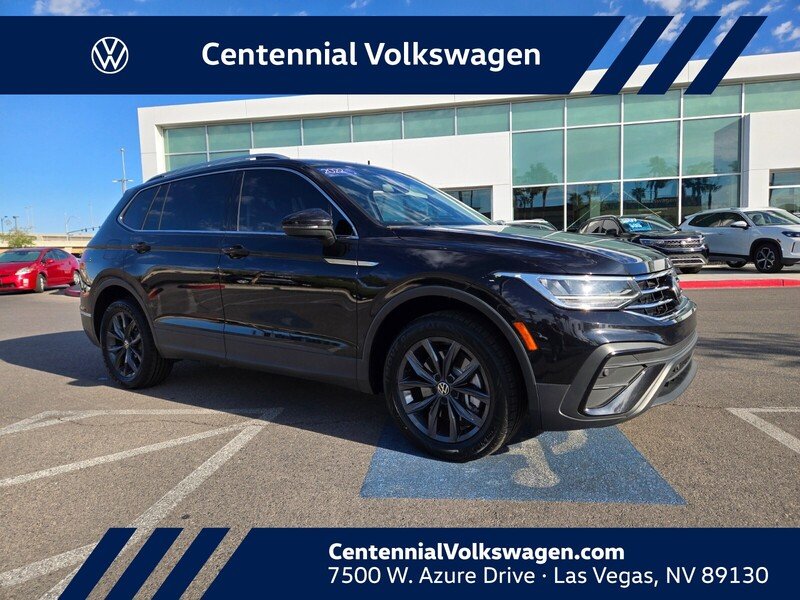 2022 Volkswagen Tiguan SE's photo