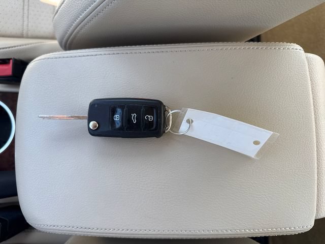 Used 2013 Candy White Volkswagen SEL image 12