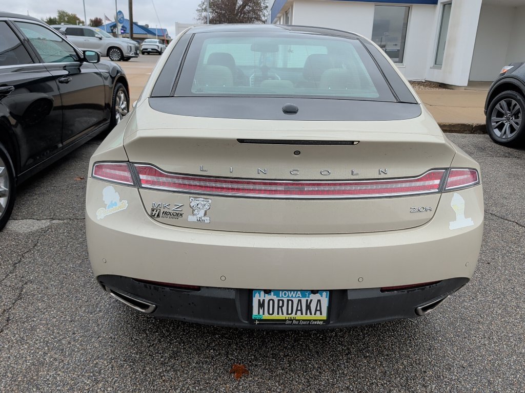 Used 2016 Silver Lincoln Base image 5