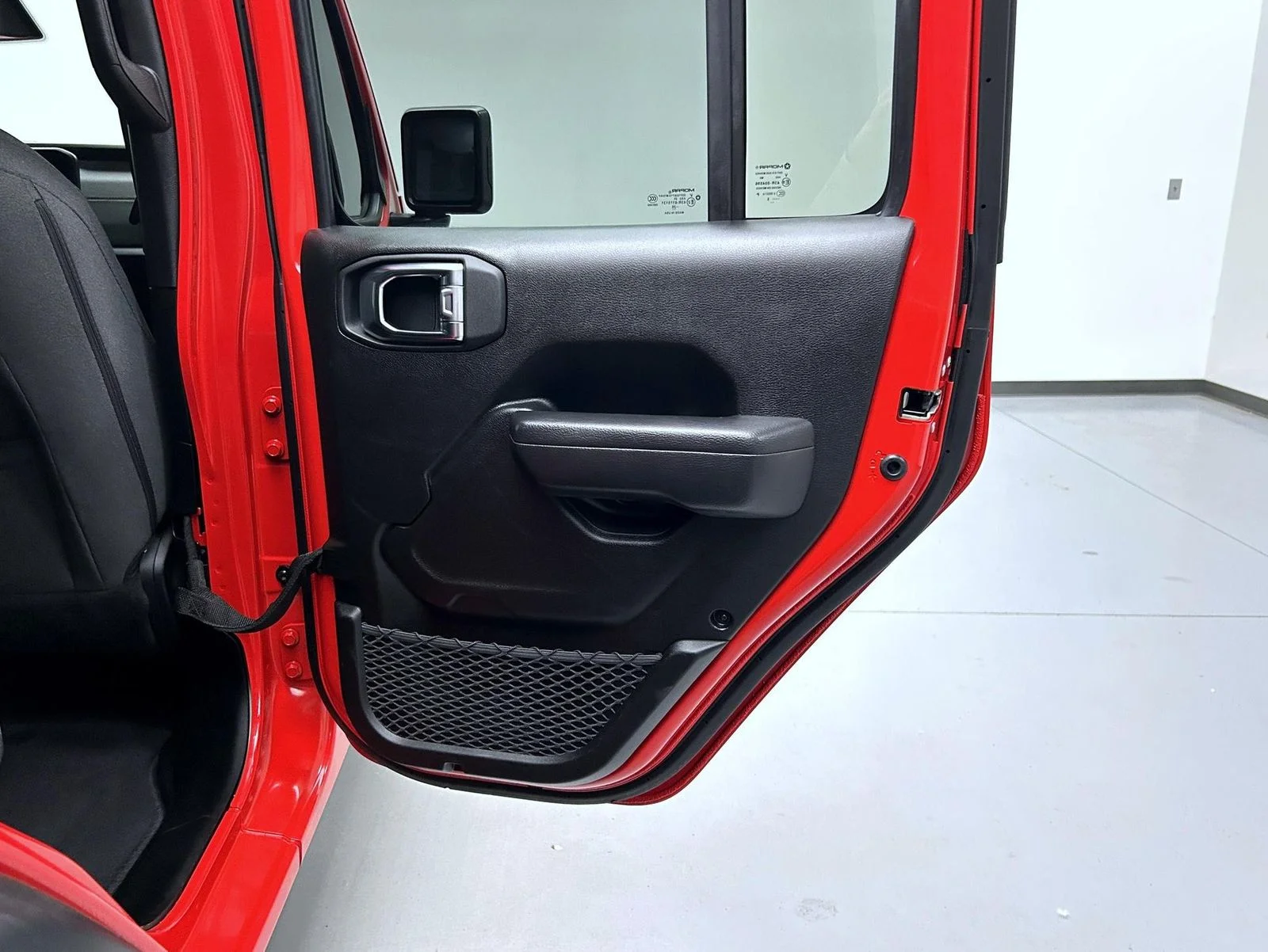 Used 2025 Red Jeep Sport S image 17