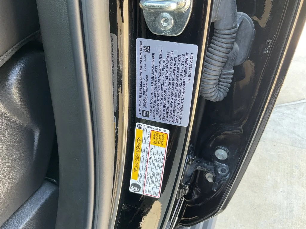 Used 2025 Black GMC AT4X image 32