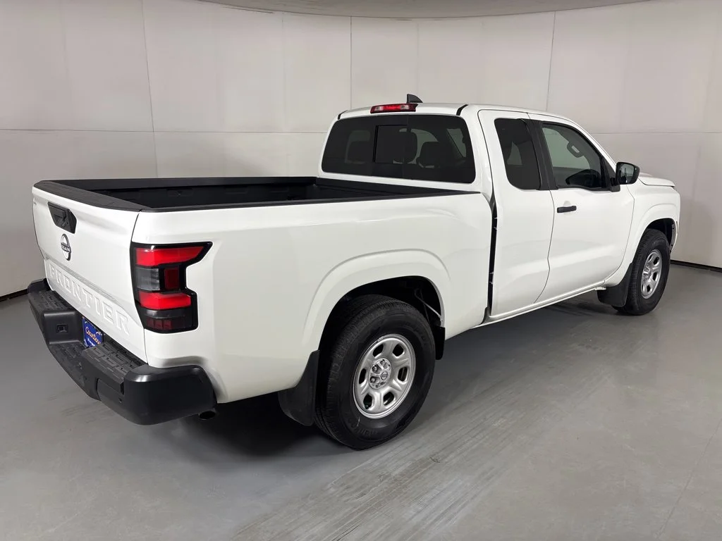 Used 2025 White Nissan S image 8
