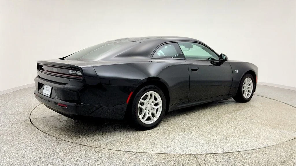 Used 2025 Diamond Black Crystal Pearlcoat Dodge R/T AWD image 5
