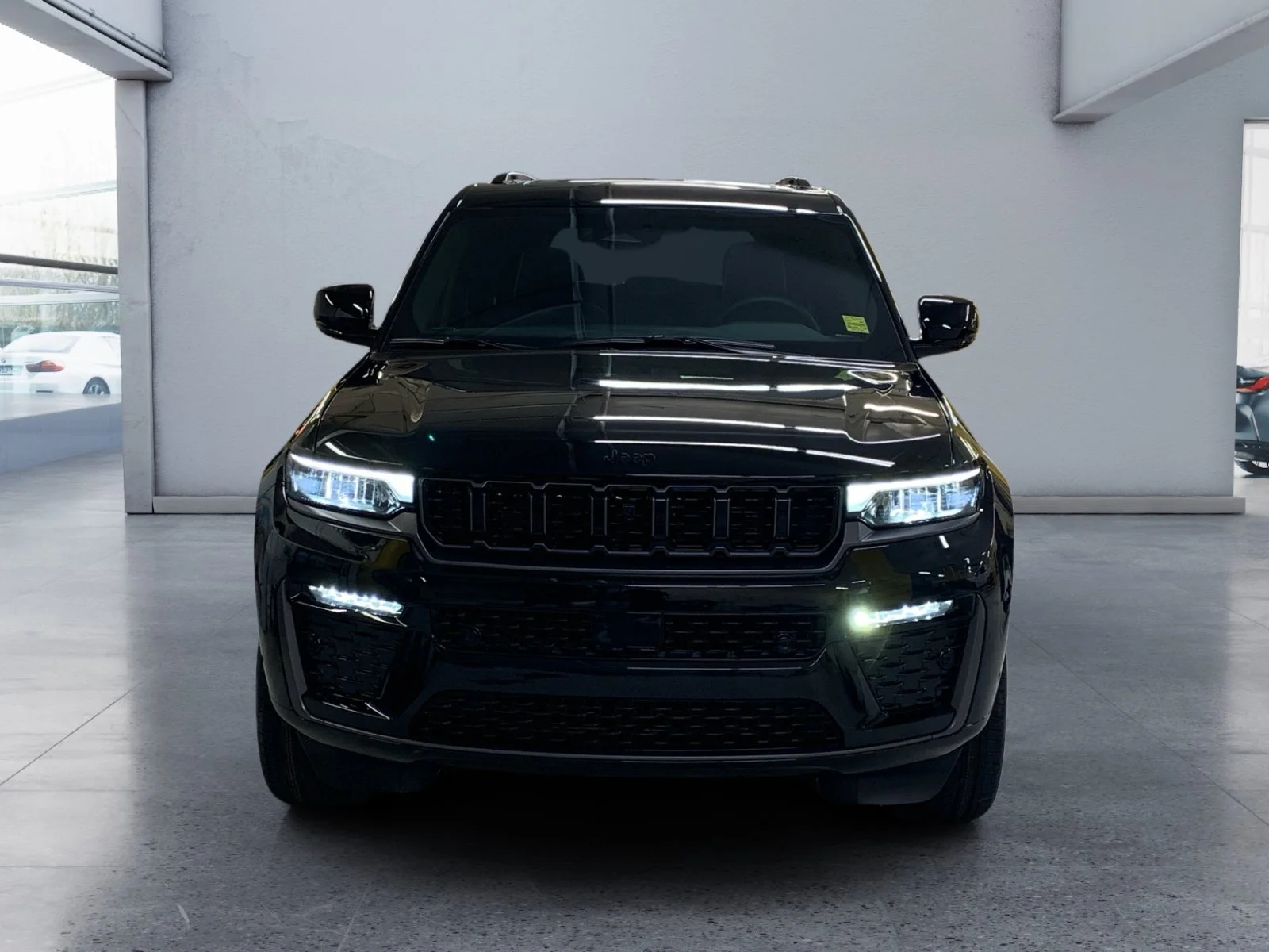 New 2026 Diamond Black Crystal Pearl Jeep Summit image 8