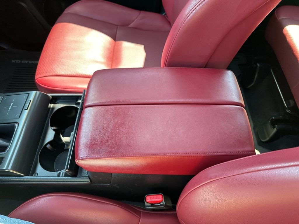 Used 2022 White Lexus 460 image 32