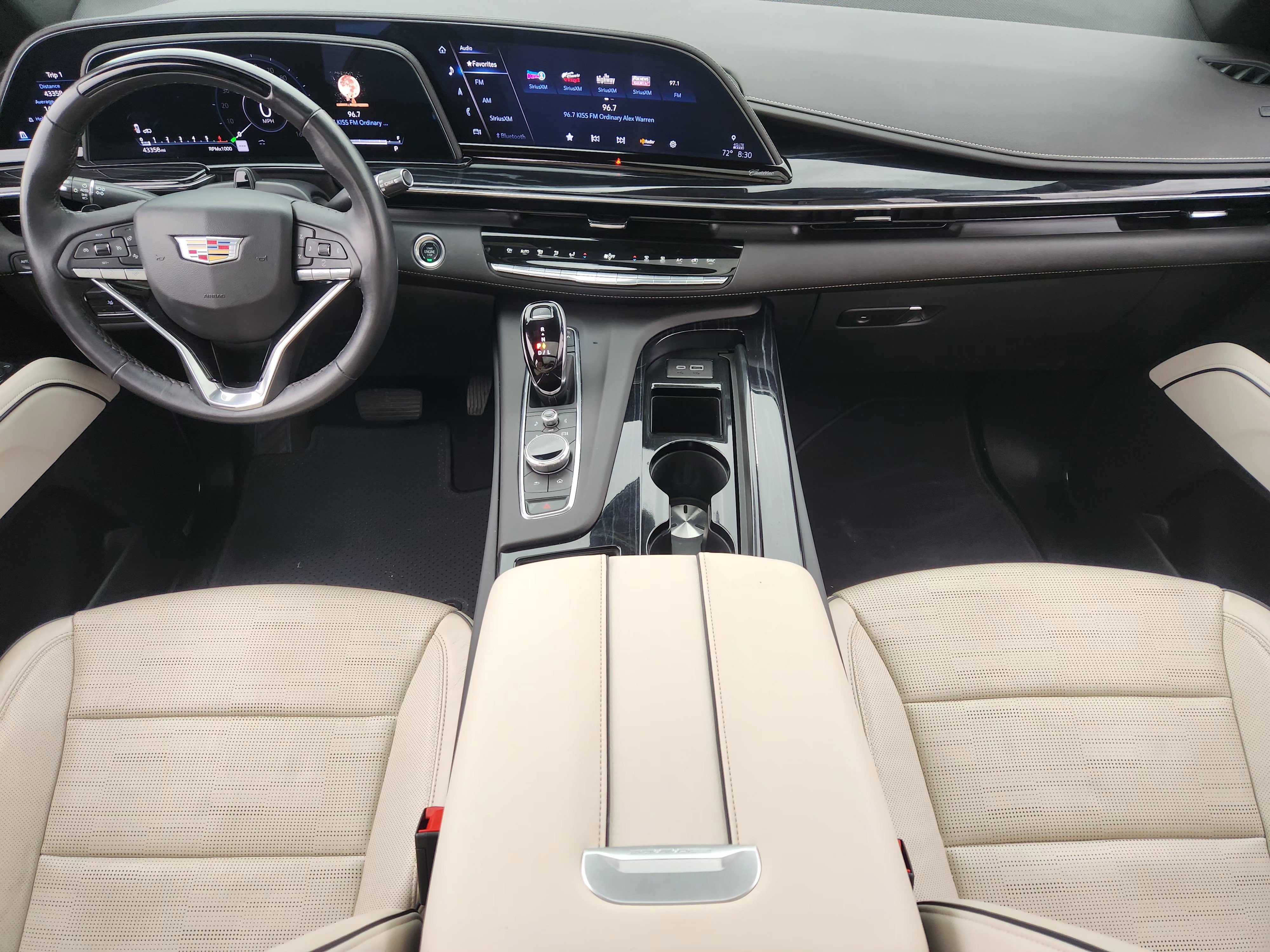 Used 2024 Crystal White Tricoat Cadillac Sport image 27