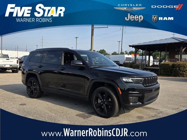 Used 2025 Black Jeep Altitude X image 1