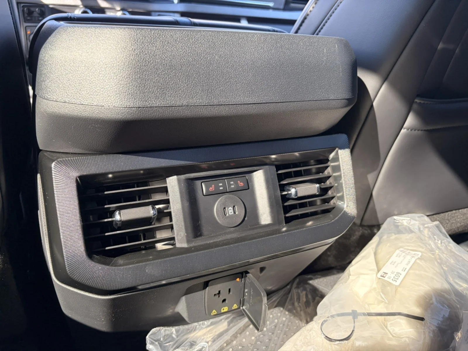New 2027 Star White Metallic Tri-Coat Ford F-450® Platinum® image 26