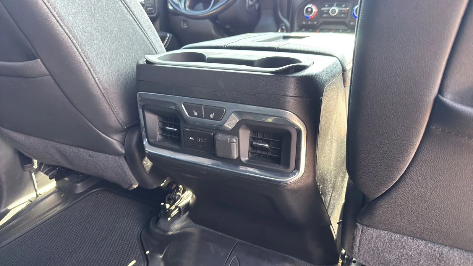Used 2022 Black GMC AT4 image 25