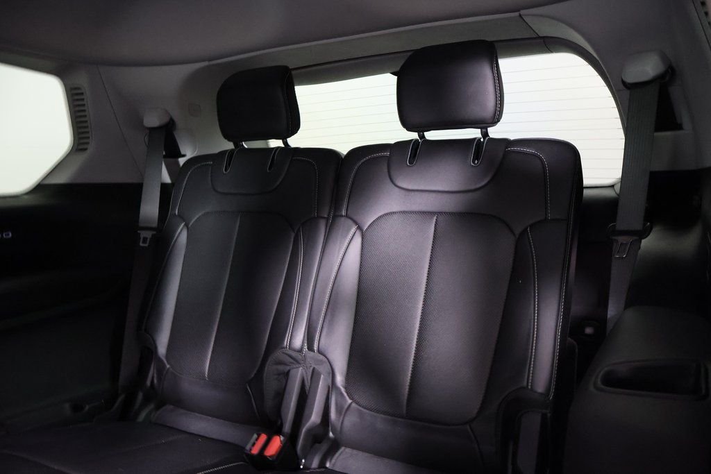 Used 2024 Rocky Mountain Pearlcoat Jeep Limited image 12