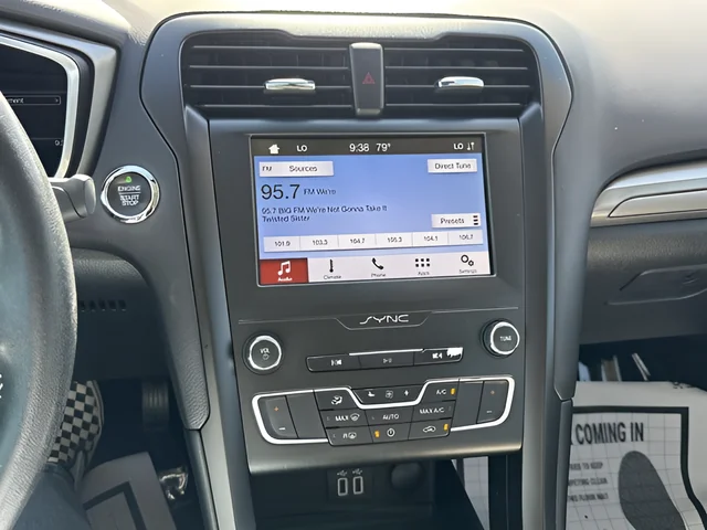 Used 2019 Black Ford SE image 16
